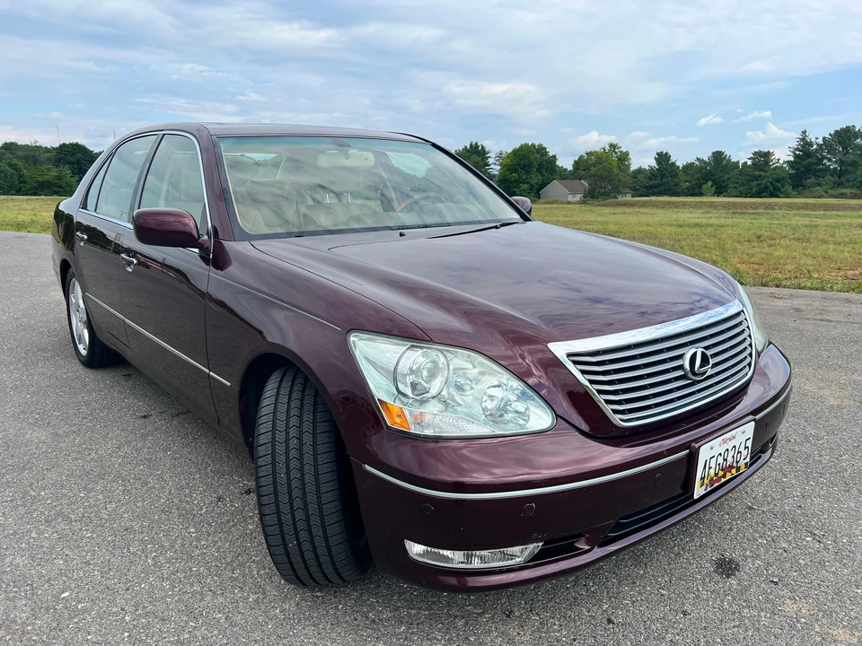 2005 Lexus LS 3rd Gen - Image 17 of 31
