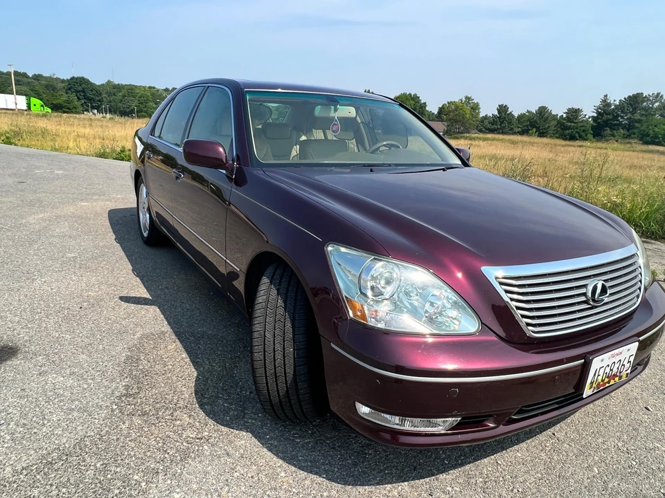 2005 Lexus LS 3rd Gen - Image 18 of 31