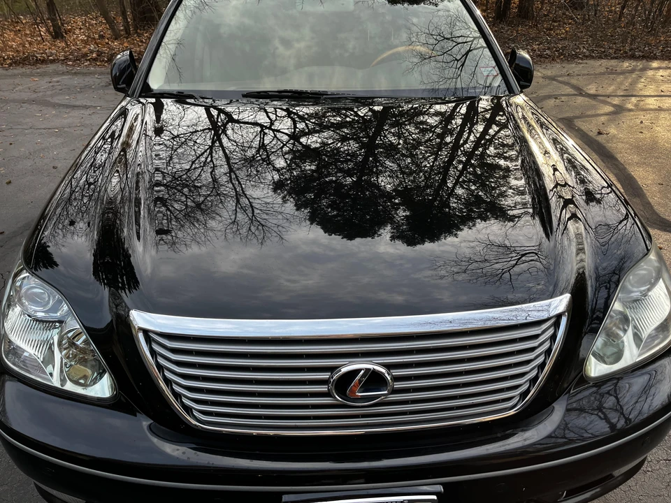 2005 Lexus LS 3rd Gen - Image 19 of 31