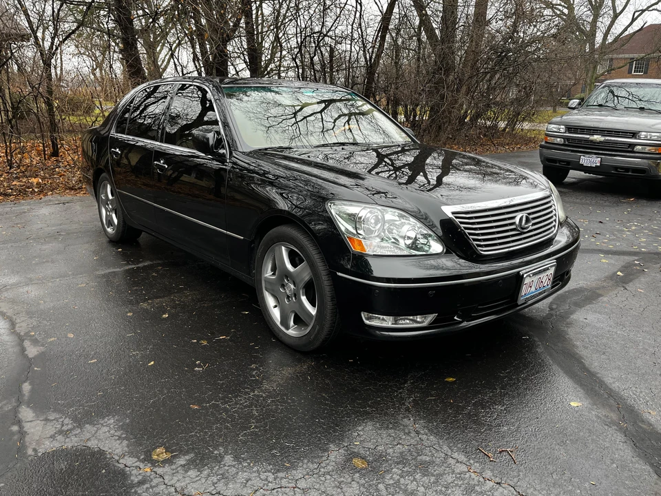 2005 Lexus LS 3rd Gen - Image 17 of 31