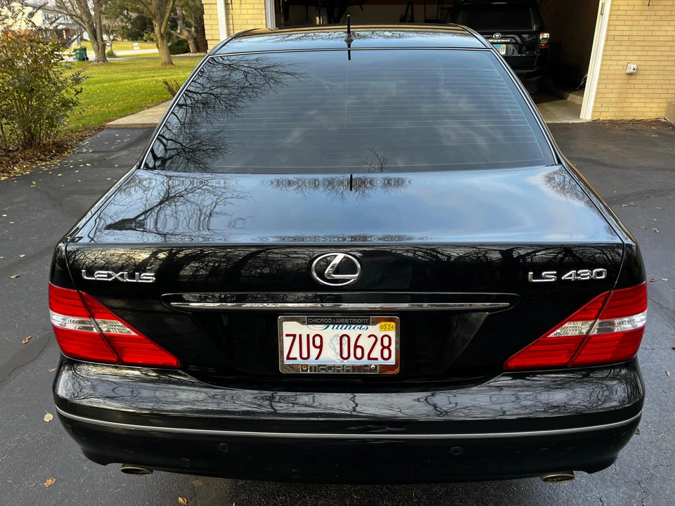 2005 Lexus LS 3rd Gen - Image 12 of 31