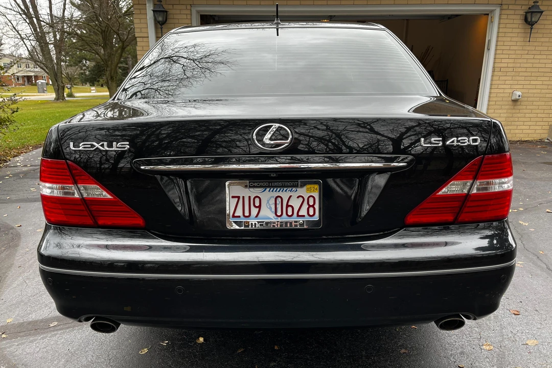 2005 Lexus LS 3rd Gen - Image 5 of 31