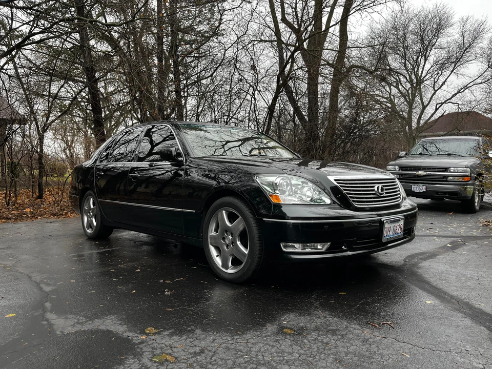 2005 Lexus LS 3rd Gen - Image 16 of 31