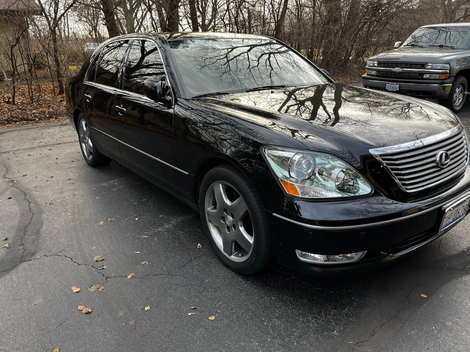 2005 Lexus LS 3rd Gen - Image 18 of 31