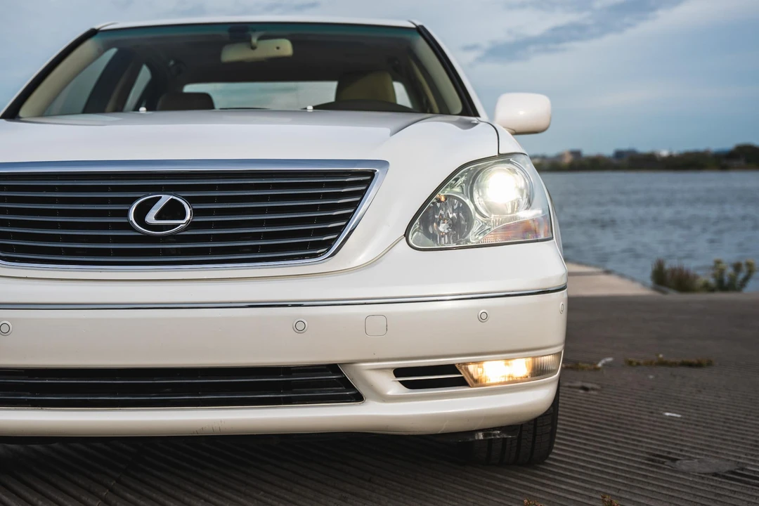 2005 Lexus LS 3rd Gen - Image 24 of 31