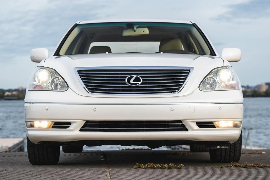 2005 Lexus LS 3rd Gen - Image 2 of 31