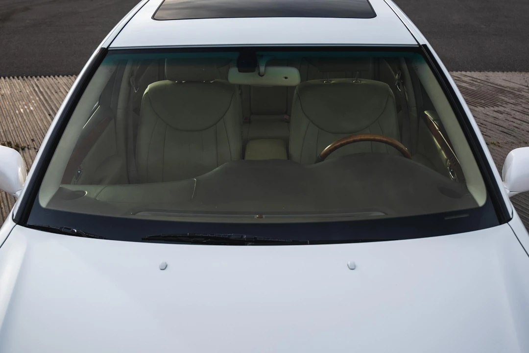 2005 Lexus LS 3rd Gen - Image 29 of 31
