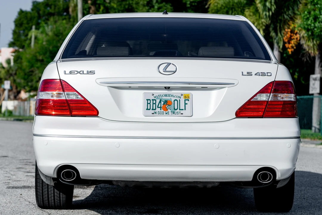 2005 Lexus LS 3rd Gen - Image 5 of 31