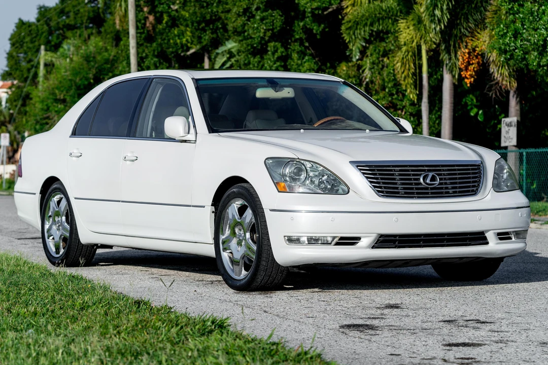 2005 Lexus LS 3rd Gen - Image 3 of 31