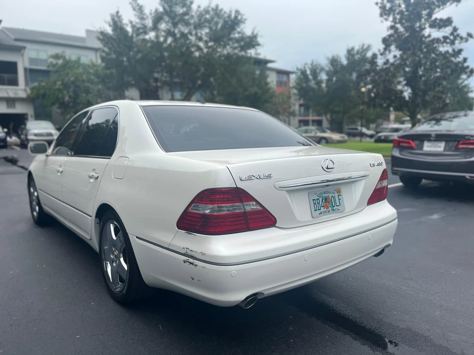 2005 Lexus LS 3rd Gen - Image 11 of 31