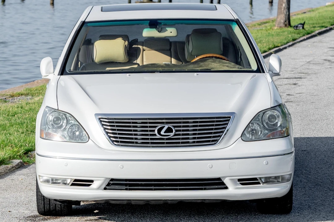 2005 Lexus LS 3rd Gen - Image 2 of 31