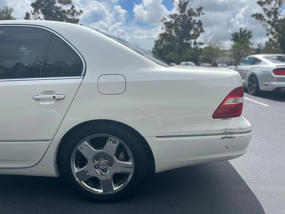 2005 Lexus LS 3rd Gen - Image 25 of 31