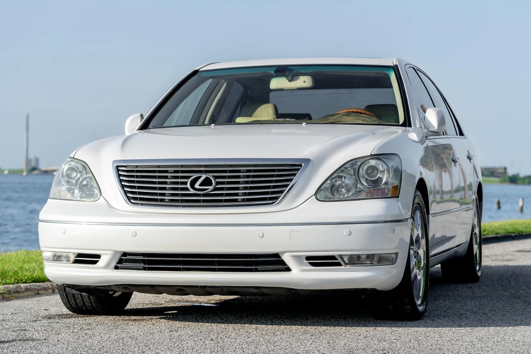 2005 Lexus LS 3rd Gen - Image 8 of 31