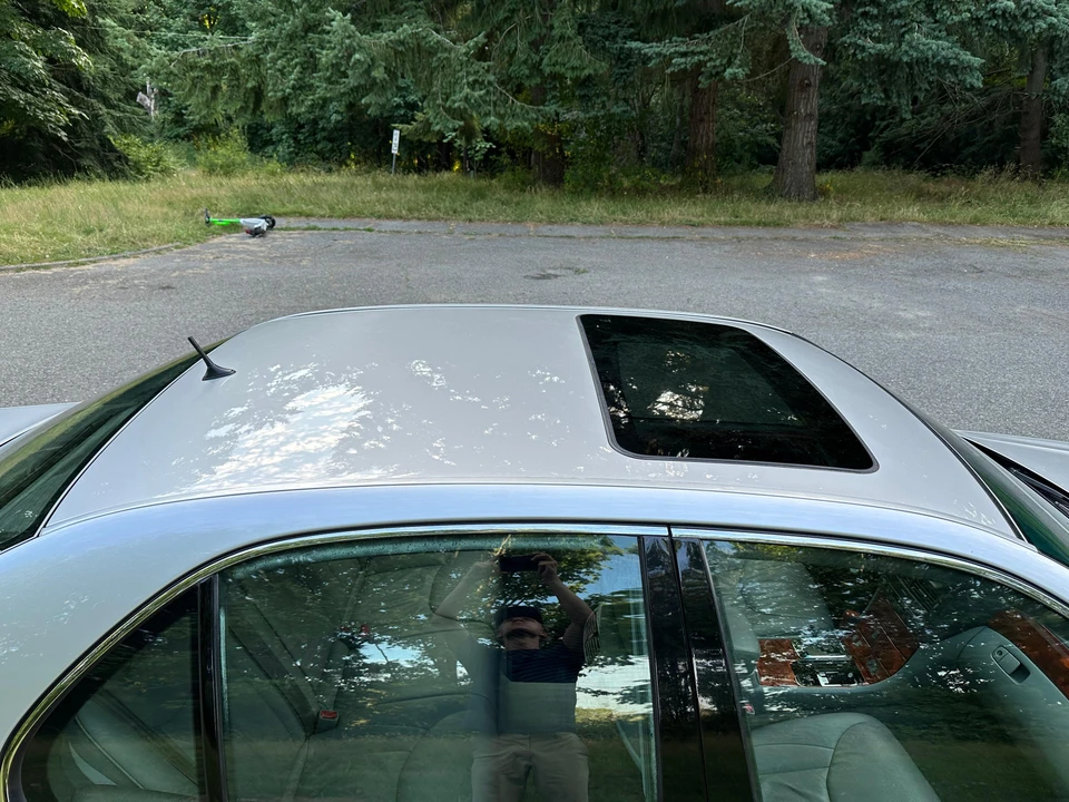 2005 Lexus LS 3rd Gen - Image 28 of 31