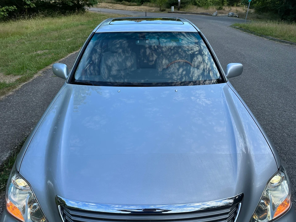 2005 Lexus LS 3rd Gen - Image 19 of 31