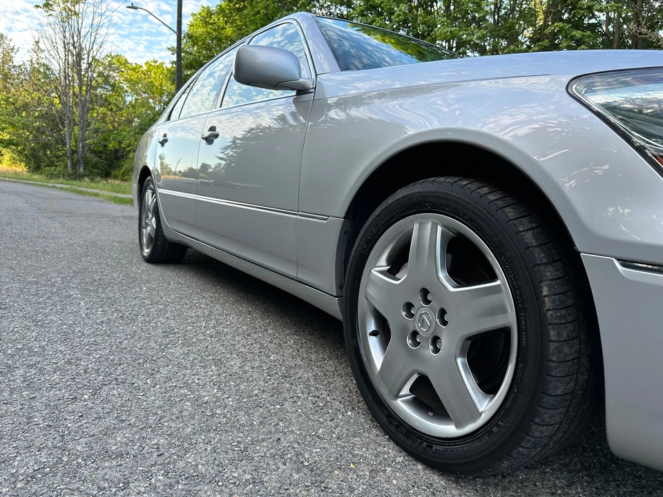 2005 Lexus LS 3rd Gen - Image 29 of 31