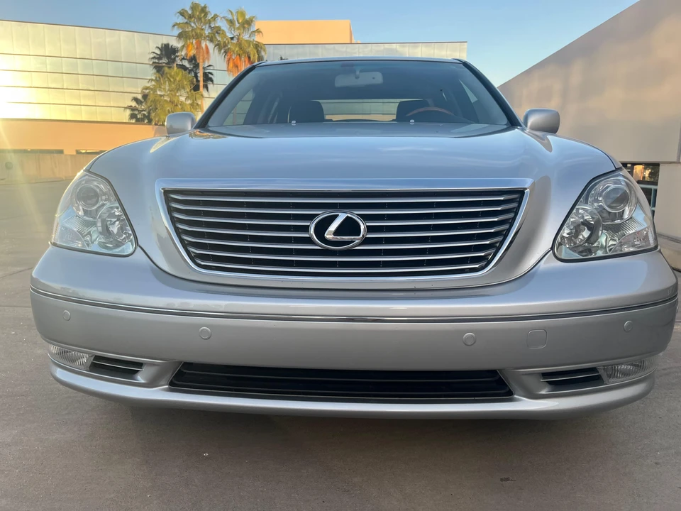 2005 Lexus LS 3rd Gen - Image 6 of 31