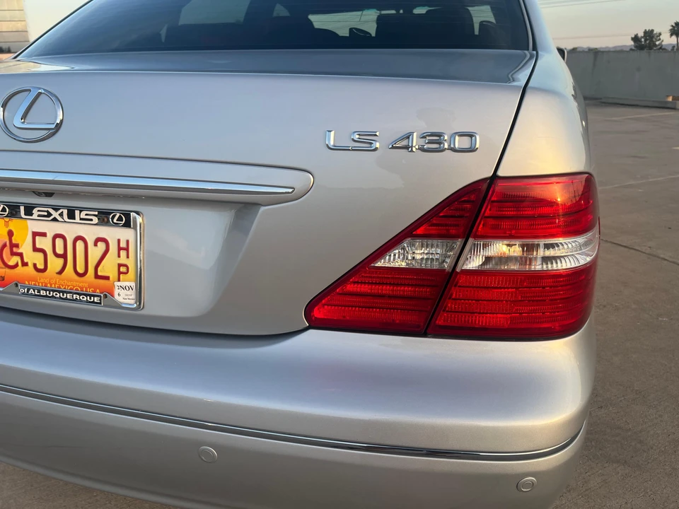 2005 Lexus LS 3rd Gen - Image 31 of 31