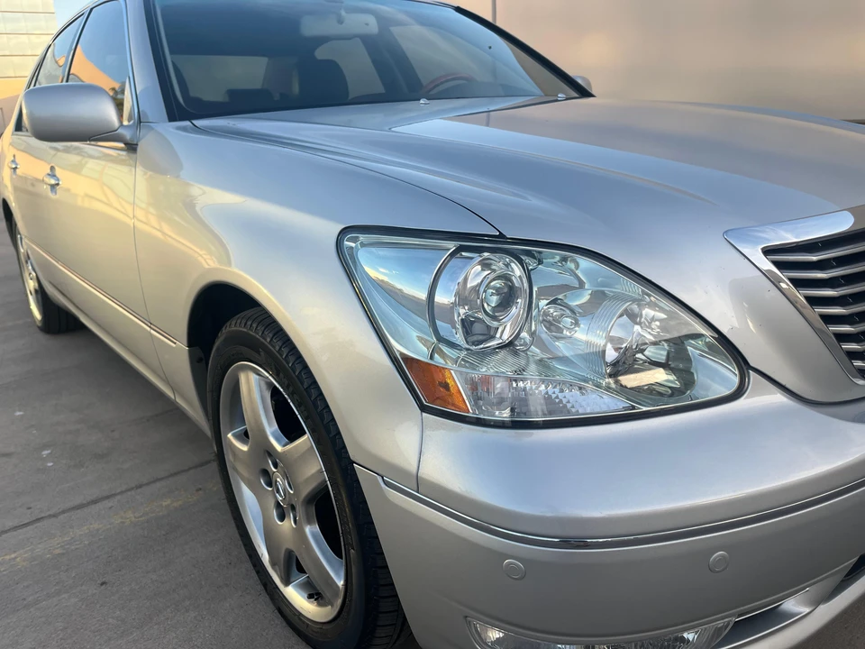 2005 Lexus LS 3rd Gen - Image 24 of 31