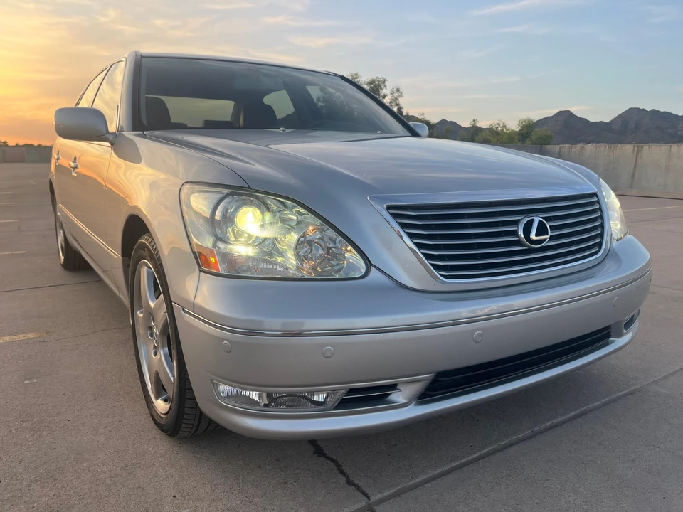2005 Lexus LS 3rd Gen - Image 22 of 31