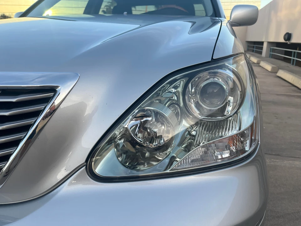 2005 Lexus LS 3rd Gen - Image 26 of 31