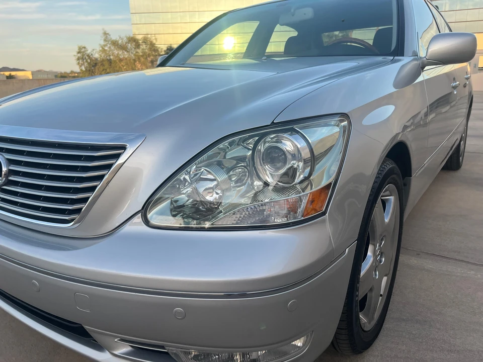 2005 Lexus LS 3rd Gen - Image 27 of 31