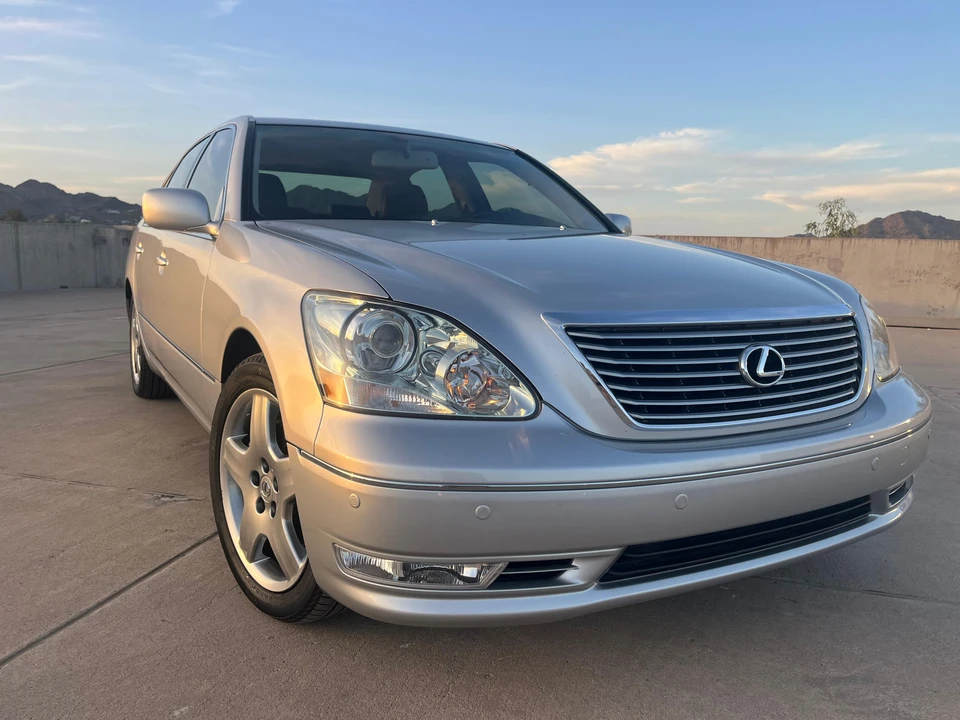 2005 Lexus LS 3rd Gen - Image 21 of 31