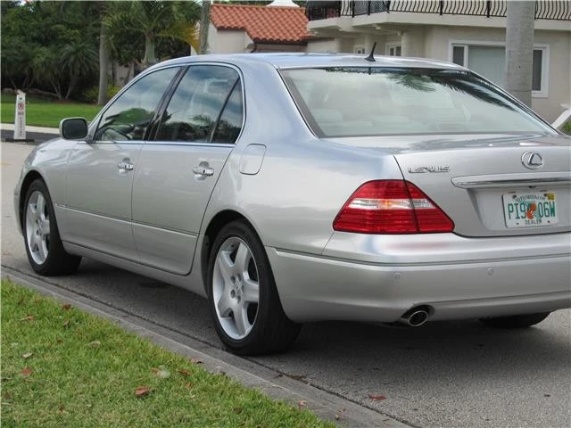 2005 Lexus LS 3rd Gen - Image 10 of 12