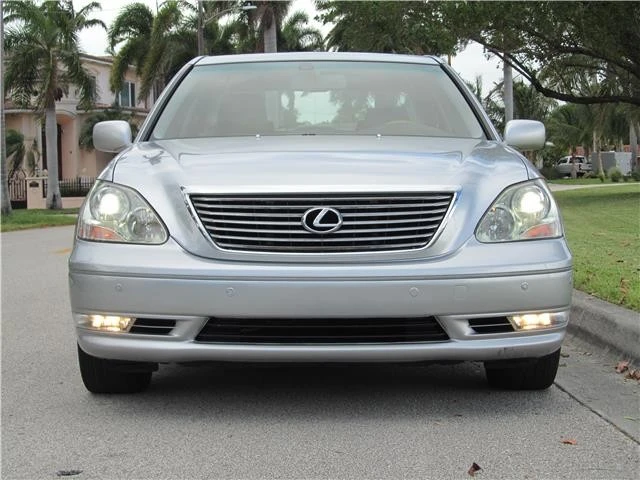 2005 Lexus LS 3rd Gen - Image 5 of 12