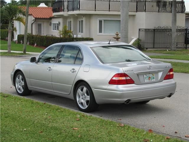 2005 Lexus LS 3rd Gen - Image 9 of 12