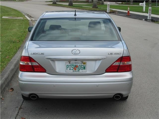 2005 Lexus LS 3rd Gen - Image 11 of 12