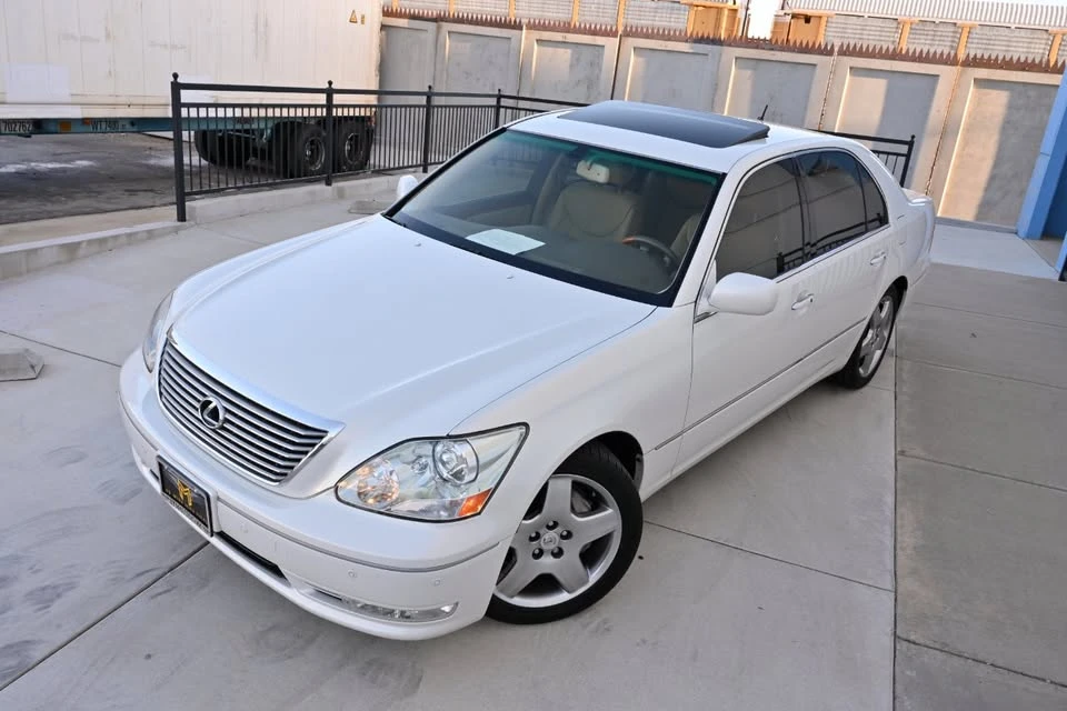2005 Lexus LS 3rd Gen - Image 11 of 20