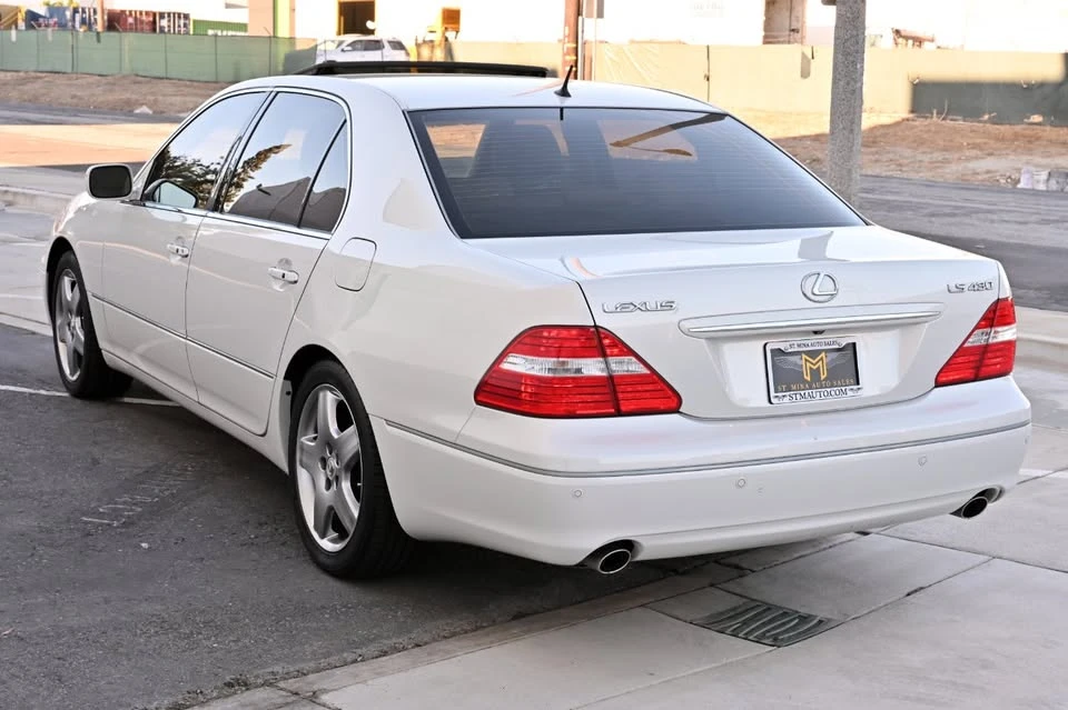 2005 Lexus LS 3rd Gen - Image 4 of 20