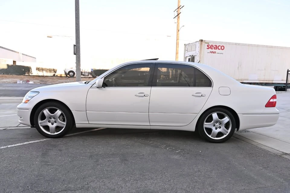 2005 Lexus LS 3rd Gen - Image 3 of 20