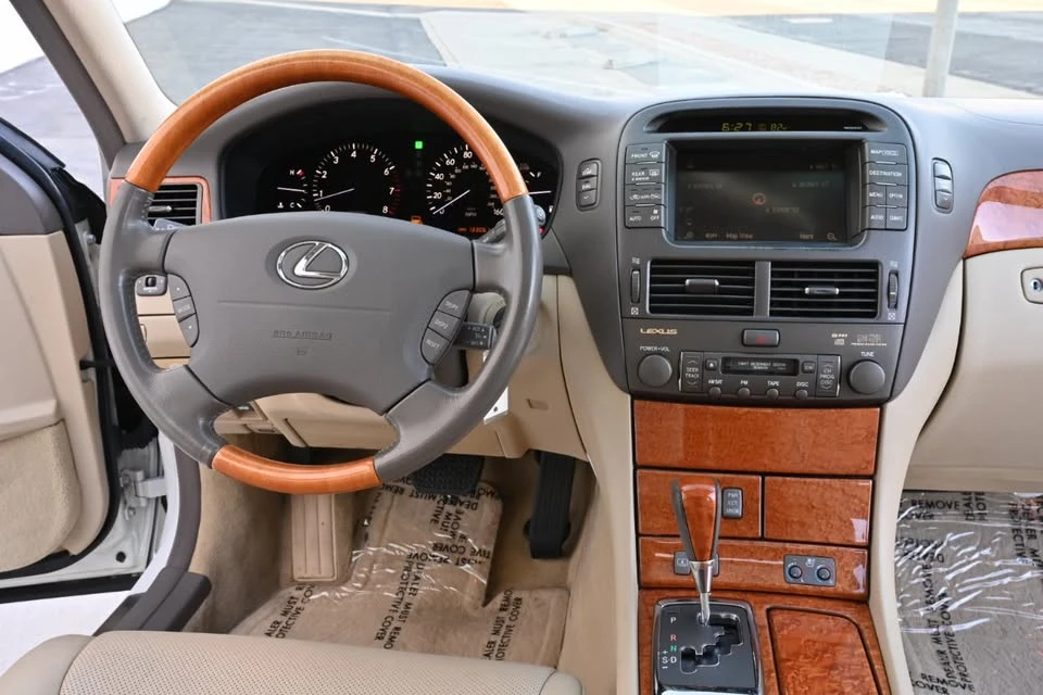 2005 Lexus LS 3rd Gen - Image 19 of 20
