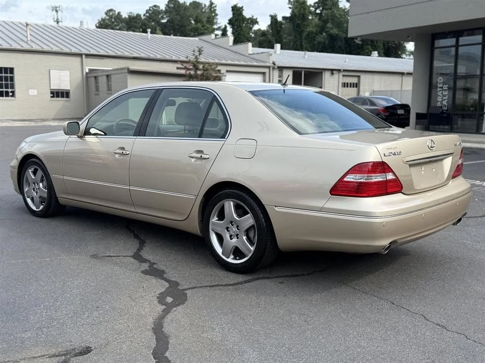 2005 Lexus LS 3rd Gen - Image 8 of 20