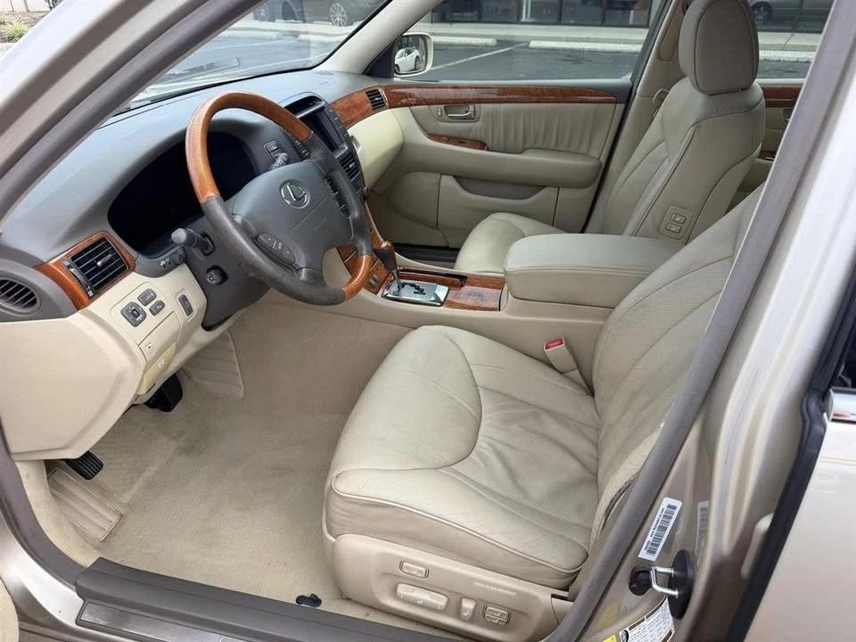 2005 Lexus LS 3rd Gen - Image 9 of 20