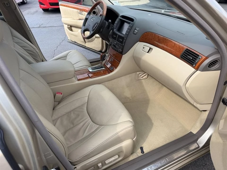 2005 Lexus LS 3rd Gen - Image 15 of 20