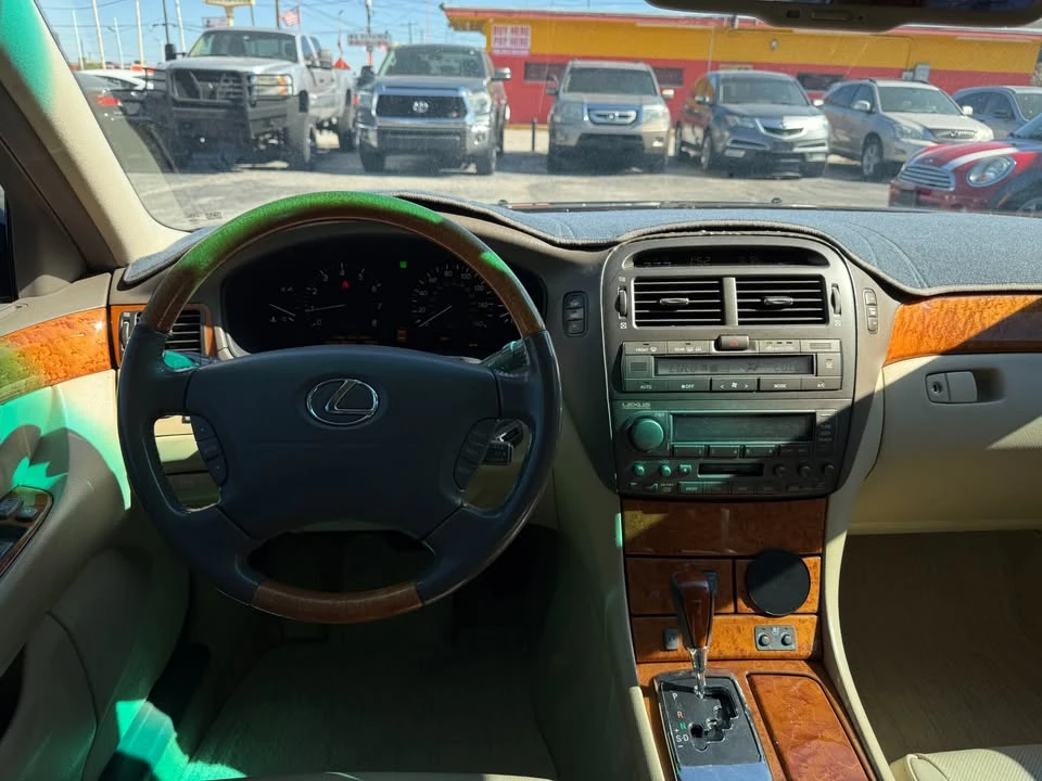 2005 Lexus LS 3rd Gen - Image 16 of 20