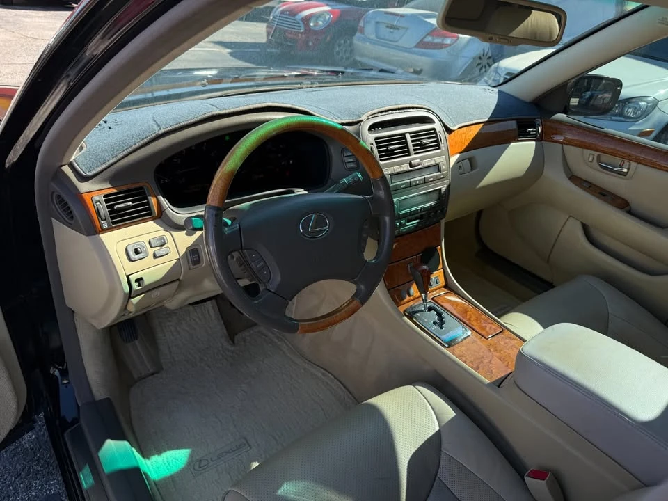 2005 Lexus LS 3rd Gen - Image 13 of 20