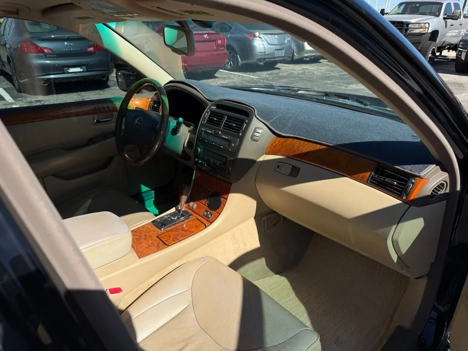 2005 Lexus LS 3rd Gen - Image 15 of 20