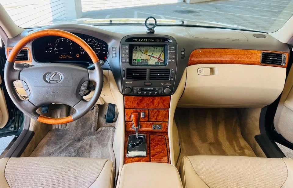 2005 Lexus LS 3rd Gen - Image 14 of 20