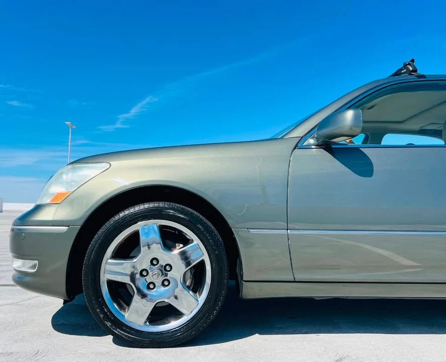 2005 Lexus LS 3rd Gen - Image 12 of 20