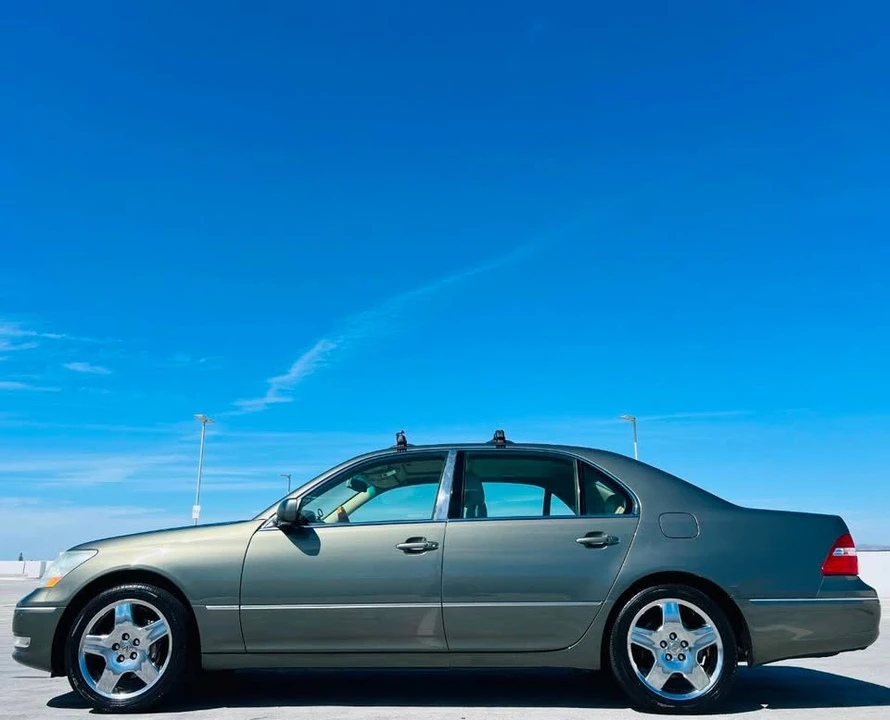 2005 Lexus LS 3rd Gen - Image 8 of 20