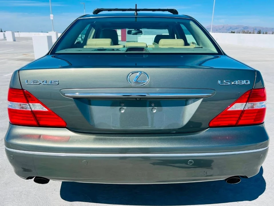 2005 Lexus LS 3rd Gen - Image 5 of 20