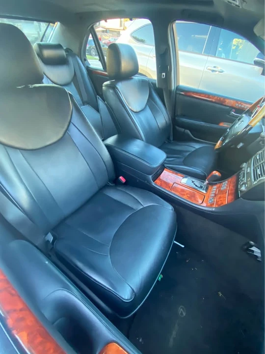 2005 Lexus LS 3rd Gen - Image 4 of 4