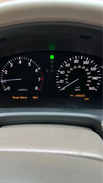 2005 Lexus LS 3rd Gen - Image 17 of 17