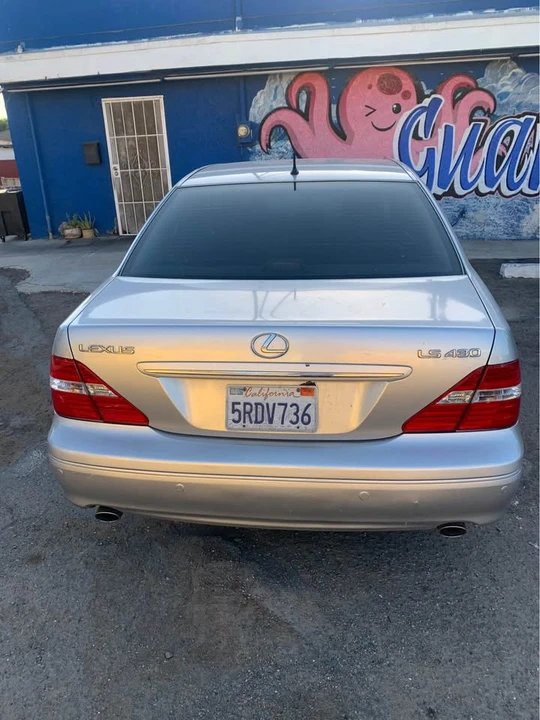 2005 Lexus LS 3rd Gen - Image 4 of 10