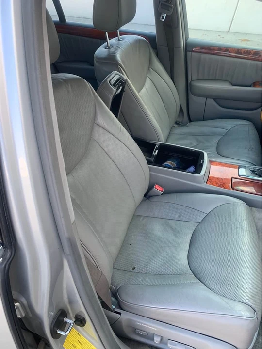 2005 Lexus LS 3rd Gen - Image 7 of 10