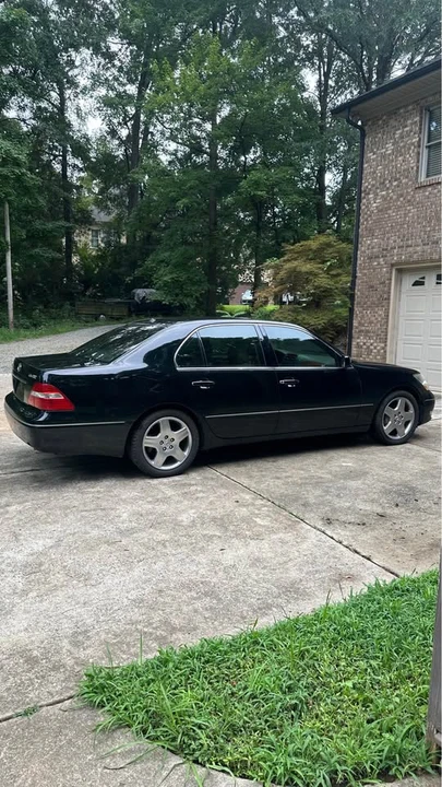 2005 Lexus LS 3rd Gen - Image 2 of 17